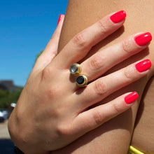 Charger l'image dans la galerie, NO. 172  Favela Sunrise  4.5G
DESCRIPTION
Solid bright watermelon pink-orange
Colour Catalogue
Product Guide 
Please refer to your colour sticks for the closest reflection of colour. 
Ingredie