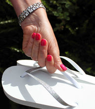 Load image into Gallery viewer, NO. 2016 Funky Fuchsia 4.5G
DESCRIPTION
Summer bright magenta pink
Rose magenta brillant d'été
Colour Catalogue Catalogue de Couleur
Product Guide 
Please refer to your colour sticks for th