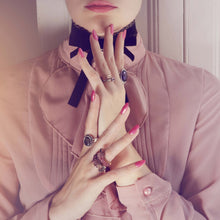 Charger l'image dans la galerie, 214 Bring out the Beauty 4.5G
DESCRIPTION
Summery show stopping pink glitter
Colour CatalogueProduct Guide 
Please refer to your colour sticks for the closest reflection of colour. 
 Ingredi