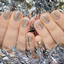 Charger l'image dans la galerie, 222 Tinsel 4.5G
DESCRIPTION
Sparkly fine gold glitter
Colour Catalogue
Product Guide 
Please refer to your colour sticks for the closest reflection of colour. 
 Ingredient List