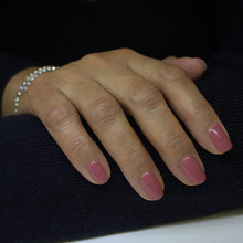 Charger l'image dans la galerie, 226 Subtle Silhouettes 4.5G
DESCRIPTION
Neutral berry tone
Colour Catalogue Product Guide 
Please refer to your colour sticks for the closest reflection of colour. 
 Ingredient Listing &am