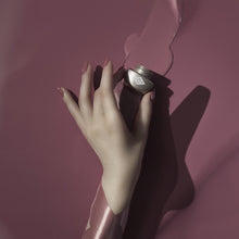 Charger l'image dans la galerie, 226 Subtle Silhouettes 4.5G
DESCRIPTION
Neutral berry tone
Colour Catalogue Product Guide 
Please refer to your colour sticks for the closest reflection of colour. 
 Ingredient Listing &am