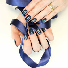 Charger l'image dans la galerie, 237 Platinum Sparkle 4.5G
DESCRIPTION
Deep sapphire full of sparkly and layers of glitter
Colour CatalogueProduct Guide 
Please refer to your colour sticks for the closest reflection of