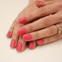 Charger l'image dans la galerie, 250 Radiant Starfish 4.5G
DESCRIPTION
Warm pink coral
Colour CatalogueProduct Guide 
Please refer to your colour sticks for the closest reflection of colour. 
Ingredient Listing & MS