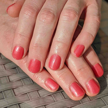Charger l&#39;image dans la galerie, 110  Watermelon Freeze  4.5G
DESCRIPTION

Light pearlescent watermelon pink
Colour Catalogue 
 Product Guide 

Please refer to your colour sticks for the closest reflection of colour. 
 Ingredi