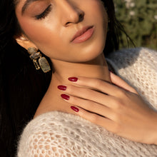 Charger l&#39;image dans la galerie, No. 318 Thornberry Gemini Nourishing Polish