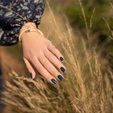 Charger l&#39;image dans la galerie, No. 319 At High Tide Gemini Nourishing Polish