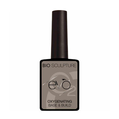 EVO OXYGENATING BASE is a medical-grade pure gel base by Bio Sculpture, infused with Vitamin A and Vitamin E to improve the condition of the natural nail. 
