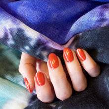 Load image into Gallery viewer, Gemini 14ml Nourishing Polish No. 17 Tropical Flame
DESCRIPTION
Bright orange red with a creme finish
Orange rouge lumineux avec un finition crème
Colour Catalogue Catalogue de Couleur

Please refer to your colour st
