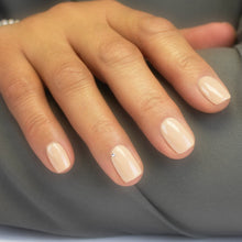 Charger l&#39;image dans la galerie, NO. 2096 Salmon Beige 4.5G
DESCRIPTION


Nude with rosy tones

Nu avec tone rosé
Colour Catalogue Catalogue de Couleur
Product Guide 

Please refer to your colour sticks for the closest refle