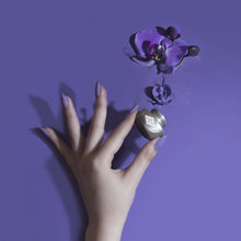 Charger l&#39;image dans la galerie, Gemini 14ml Nourishing Polish No. 224 Wild Orchid
DESCRIPTION
Soft spring violet 
Mauve printemps doux
Colour Catalogue Catalogue de Couleur

Please refer to your colour sticks for the closest reflection of colour.
