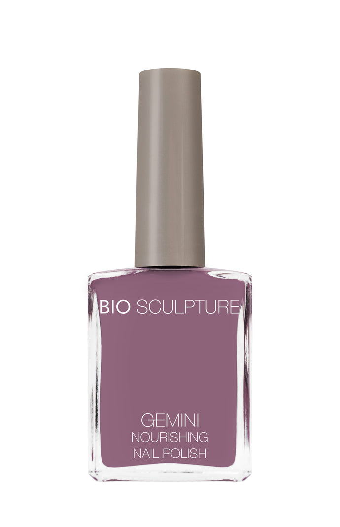 Gemini 14ml Nourishing Polish No. 254 Mauve Regalia
DESCRIPTION
Creamy mauve 
Mauve crémeux 
Colour Catalogue Catalogue de Couleur

Please refer to your colour sticks for the closest reflection of colour. 
 SVP référ