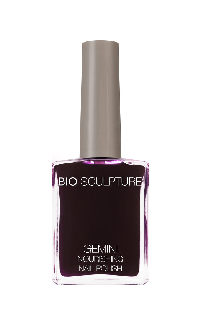 Gemini 14ml Nourishing Polish No. 255 Knights Armour
DESCRIPTION
Deep dark violet
Mauve profond
Colour Catalogue Catalogue de Couleur

Please refer to your colour sticks for the closest reflection of colour. 
 SVP réf