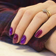 Charger l&#39;image dans la galerie, 61  Violet  4.5G
DESCRIPTION

Deep violet with light sheen
Colour CatalogueProduct Guide 

Please refer to your colour sticks for the closest reflection of colour. 
Ingredient Listi