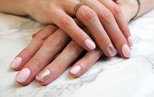 Charger l&#39;image dans la galerie, Evo Colour Bella
DESCRIPTION
Feminine soft powder pink
Rose poudre doux féminin

Colour Catalogue Catalogue de CouleurProduct Guide 

Please refer to your colour sticks for the clos