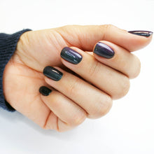 Charger l&#39;image dans la galerie, Evo Colour Candice
DESCRIPTION
Reflects multiple purple, greens and black in different lighting
Reflet différent nuances mauve, vert et noir dépendant de l&#39;angle

Colour Catalogue Cat