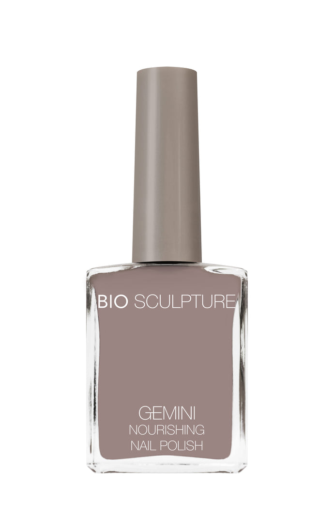 Gemini 14ml Nourishing Polish No. 122 Ashes of Roses
DESCRIPTION
Light grey-taupe with a gentle lilac undertone
Gris-taupe avec nuance lilas
Colour Catalogue Catalogue de Couleur

Please refer to your colour sticks fo