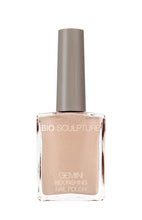 Charger l&#39;image dans la galerie, Gemini 14ml Nourishing Polish No. 199 Rose Bud
DESCRIPTION
Nude with fine gold glitter
nu avec paillette or fin
Colour Catalogue Catalogue de Couleur

Please refer to your colour sticks for the closest reflectio