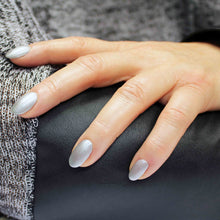 Load image into Gallery viewer, Evo Colour Lauren
DESCRIPTION
Metallic frosty silver
Argent métallique givré

Colour Catalogue Catalogue de CouleurProduct Guide 

Please refer to your colour sticks for the closest 